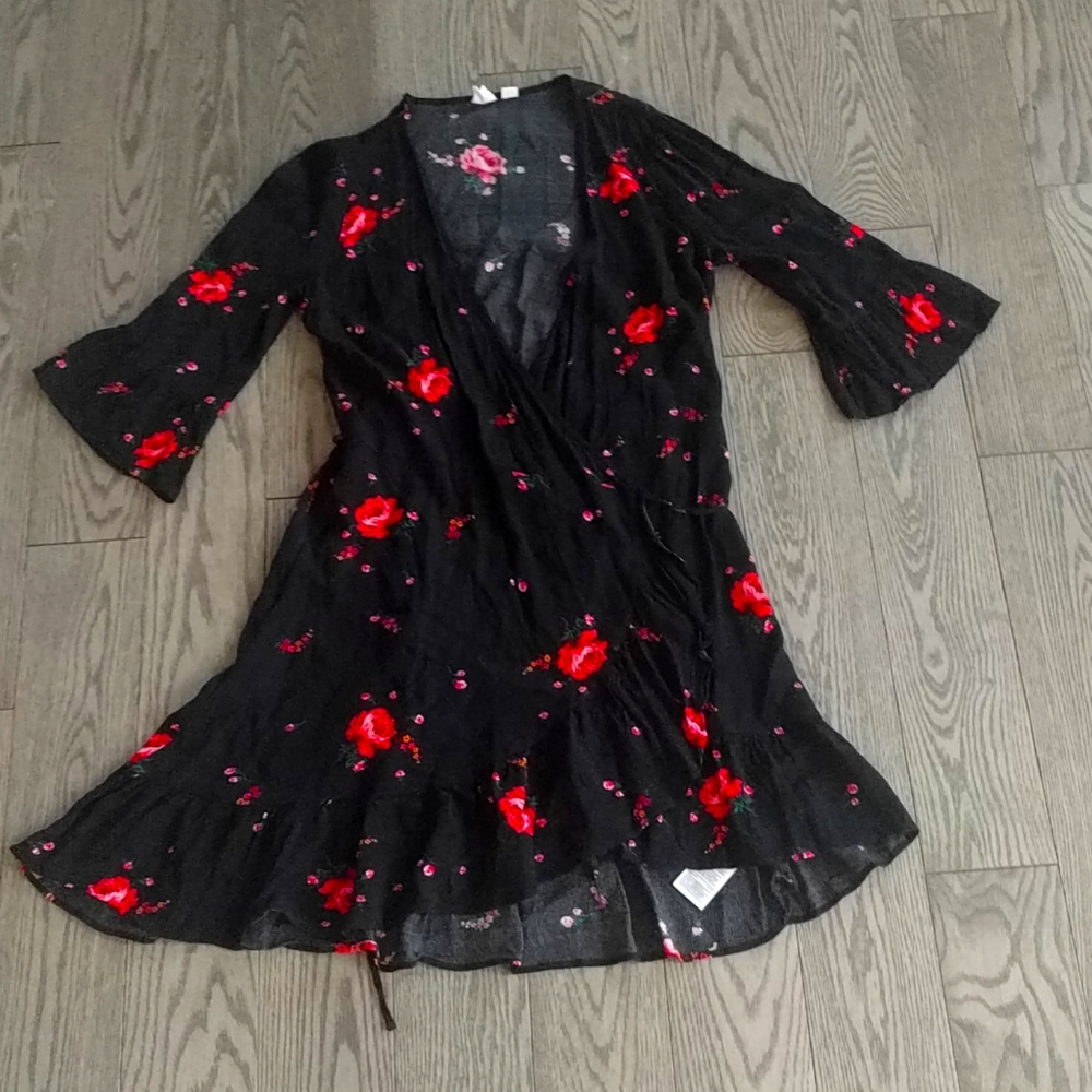 Beautiful wrap up dress by Gap 🍀🌸🌟